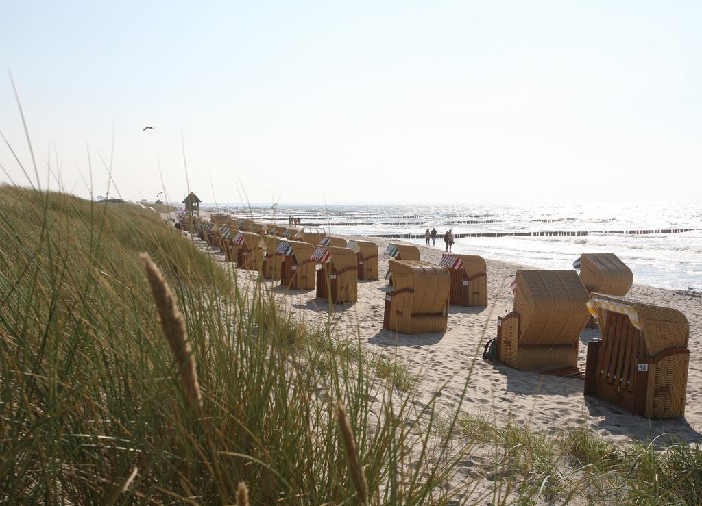 Ostseehotel Wustrow Wustrow  Exteriör bild
